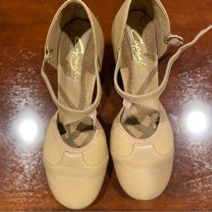 Capezio Character Shoes size 5.5